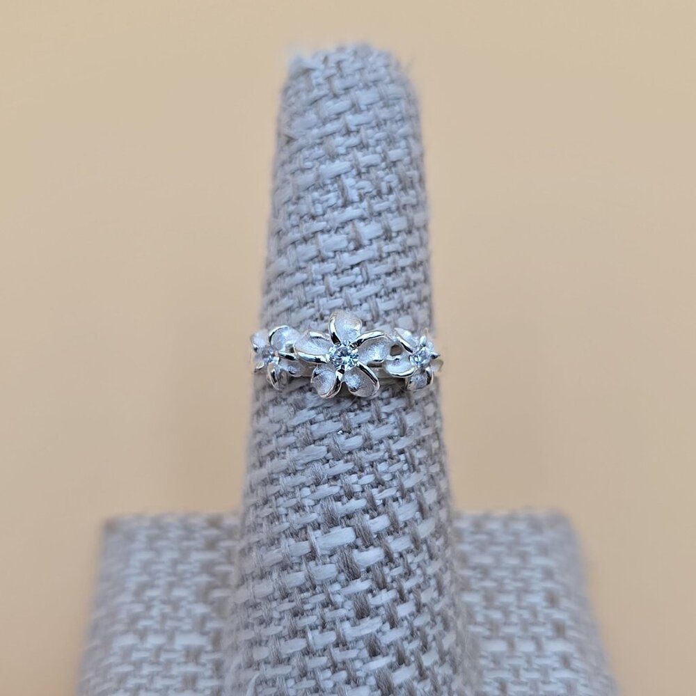 Floral Sterling Silver Band Ring in Silver